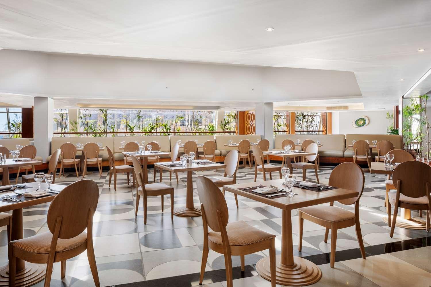 restaurant cafeteria