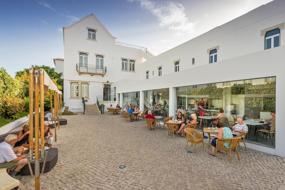 restaurant-cafeteria