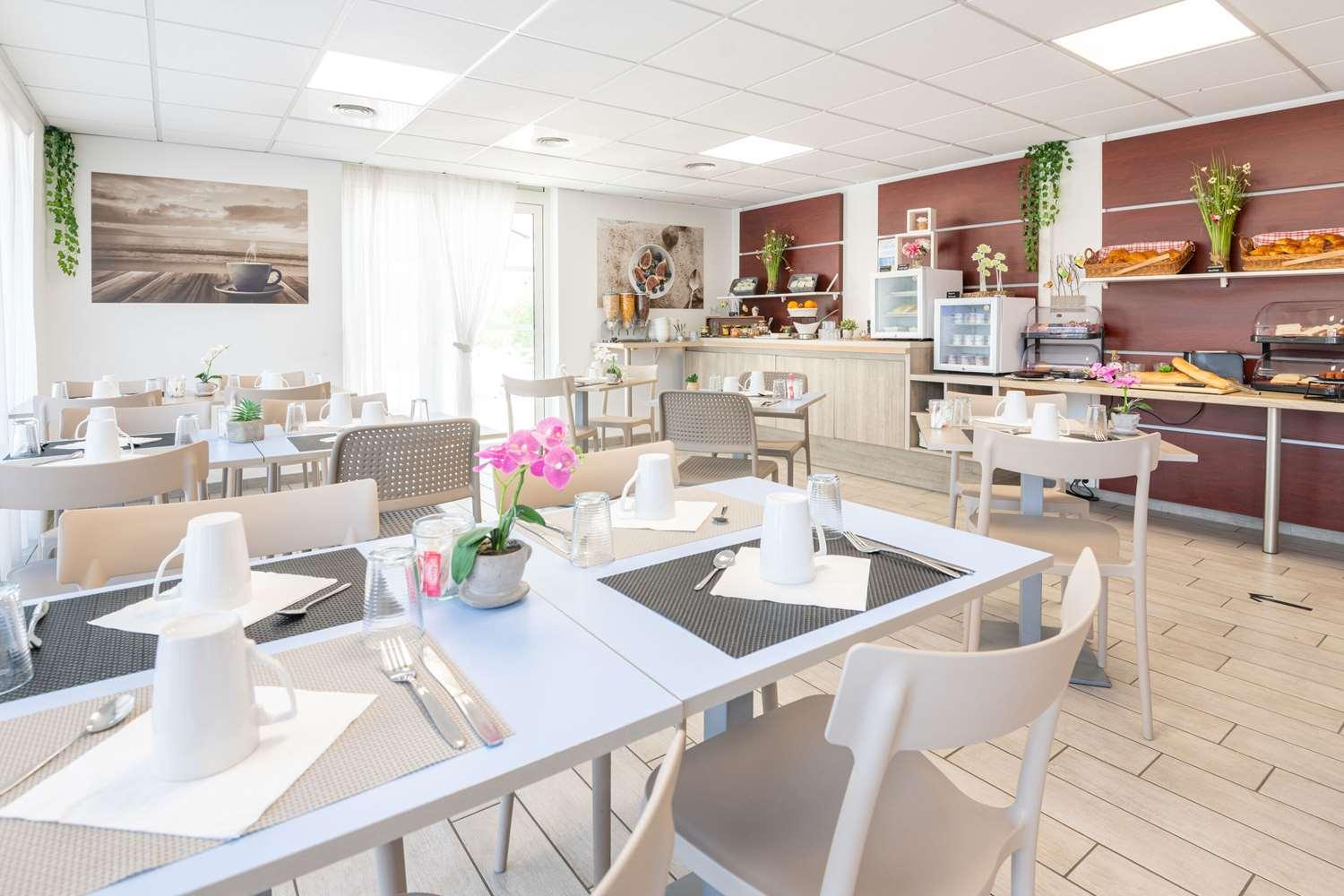 restaurant cafeteria