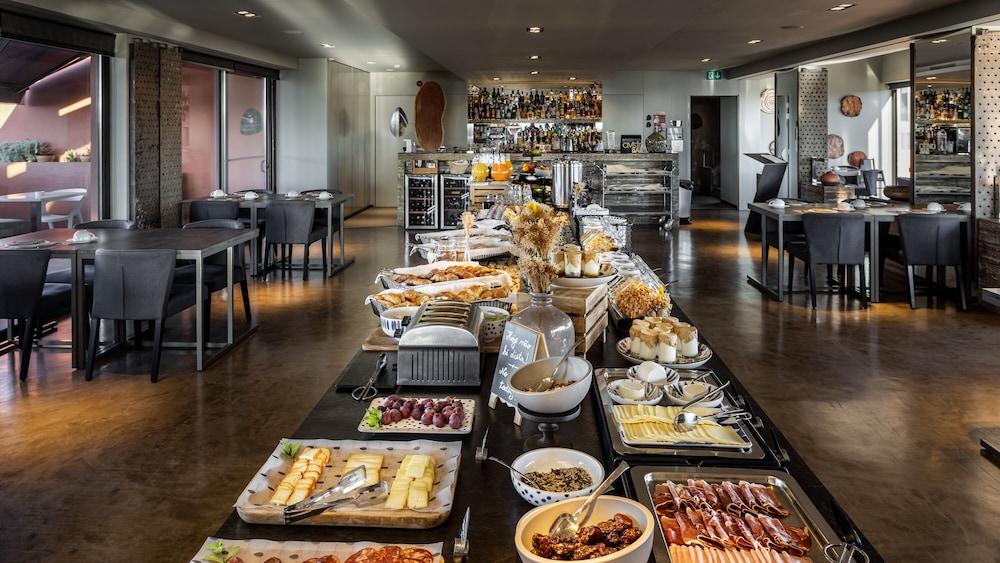 restaurant cafeteria