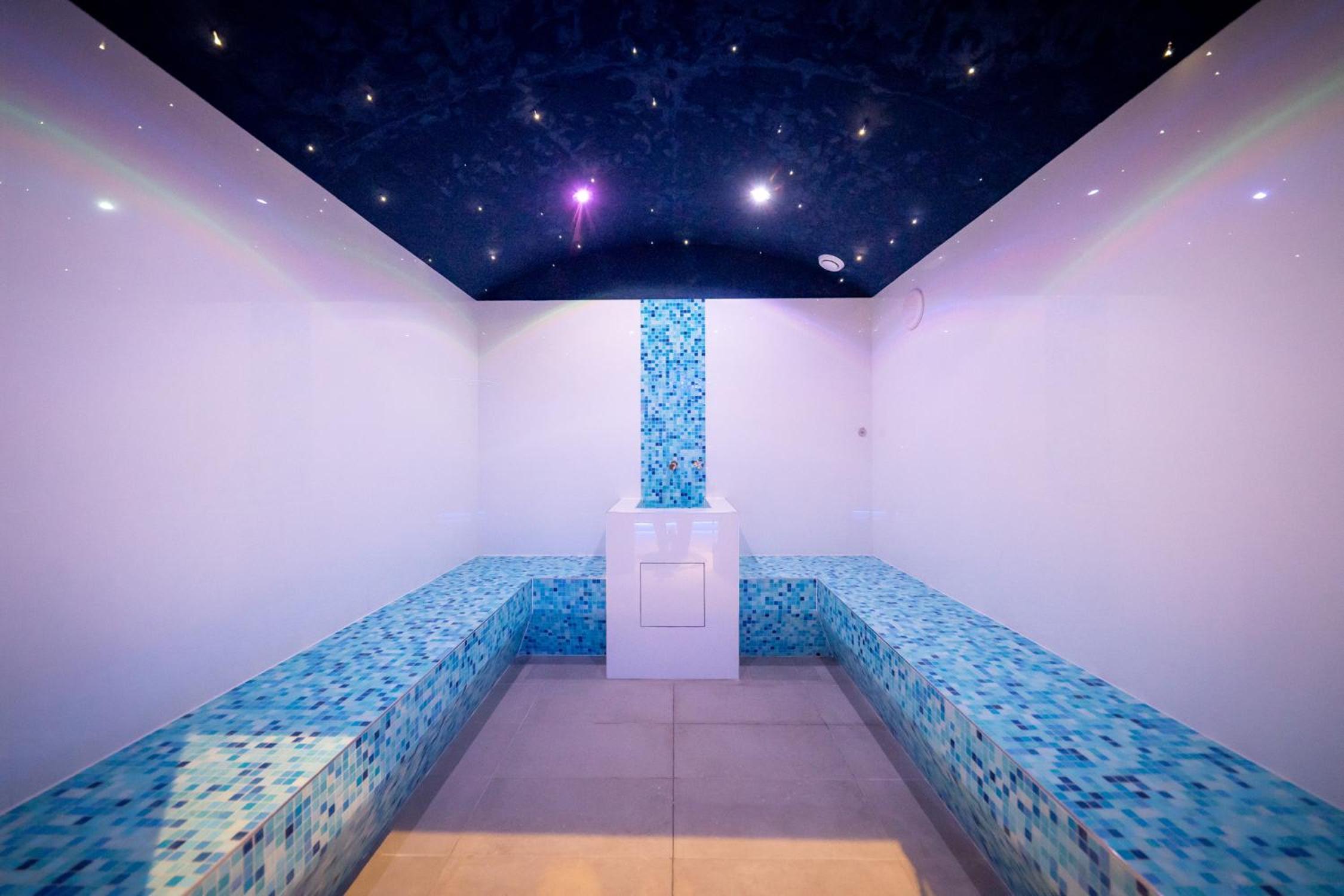 swimming pool spa