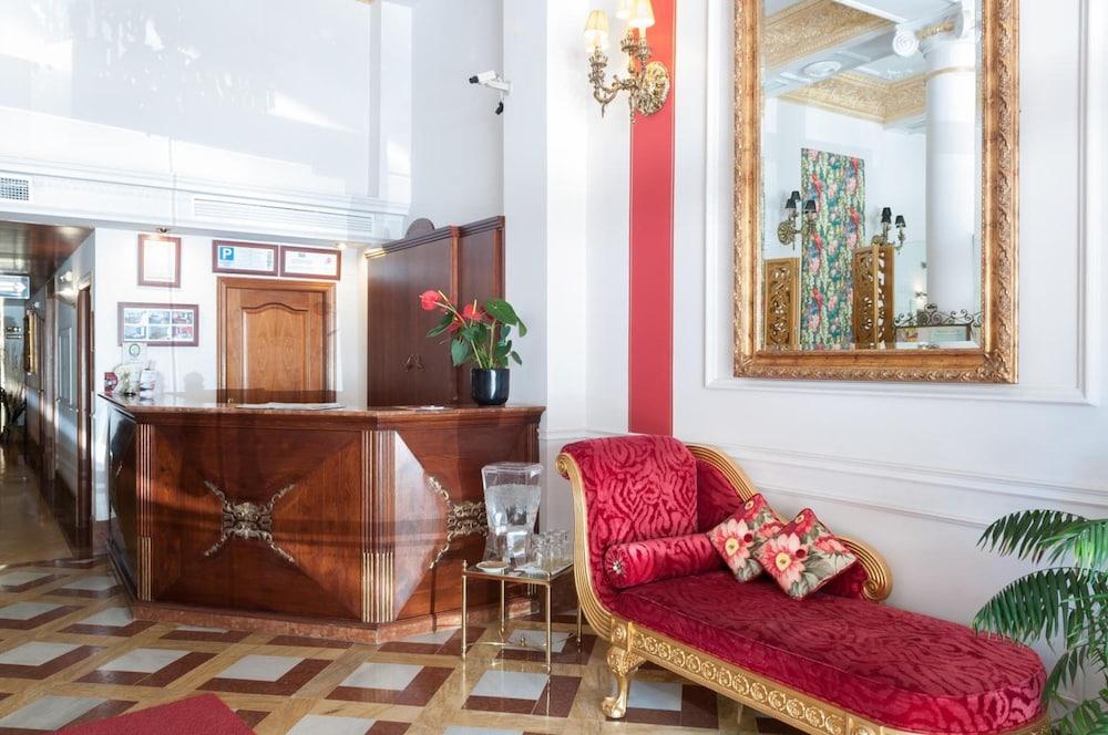 lounge