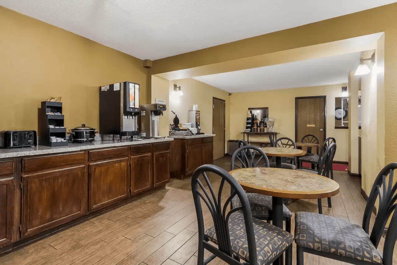 restaurant cafeteria