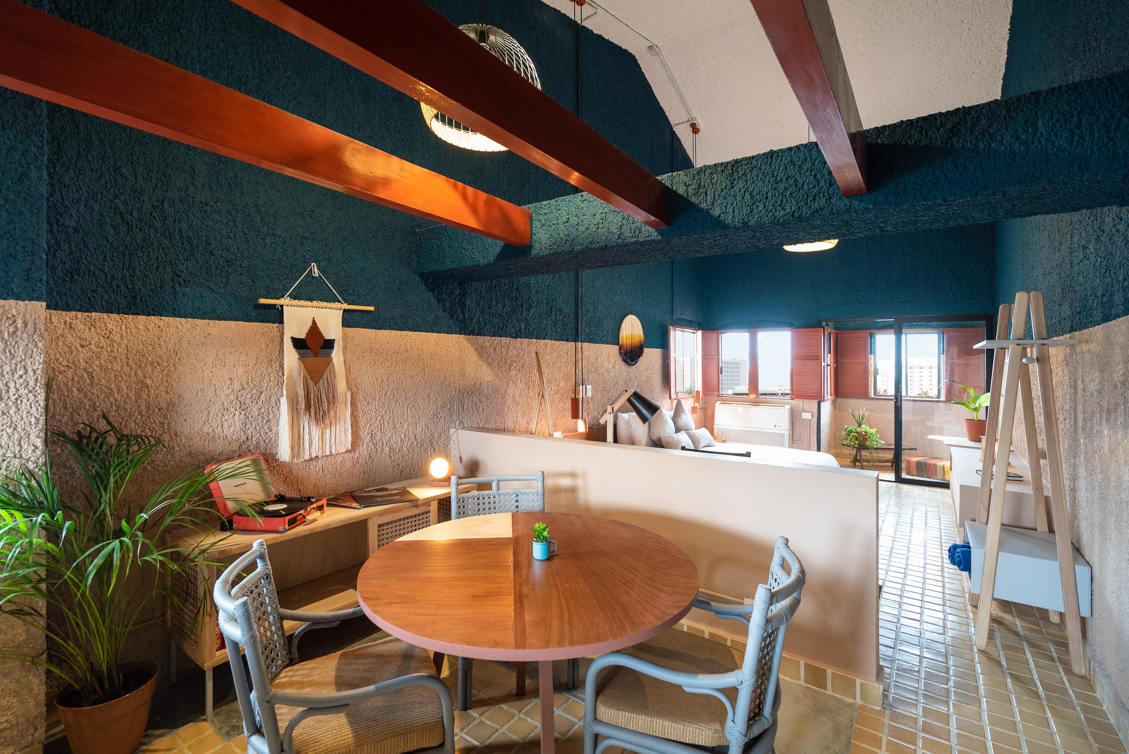 restaurant cafeteria