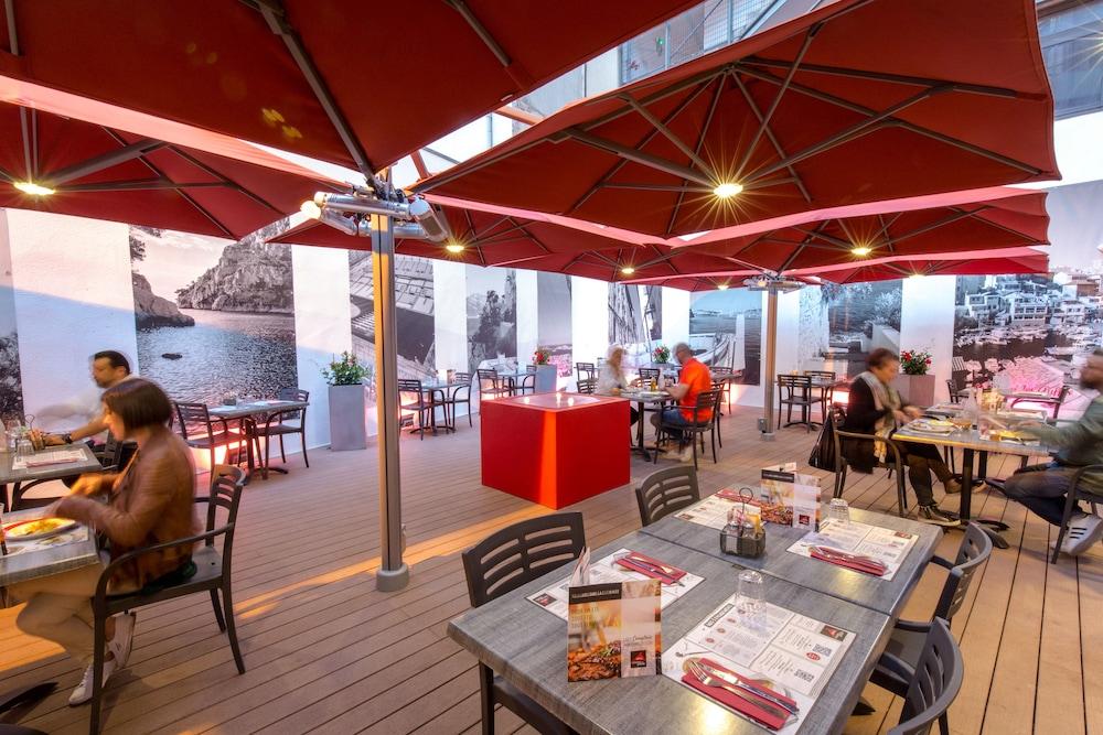 restaurant cafeteria