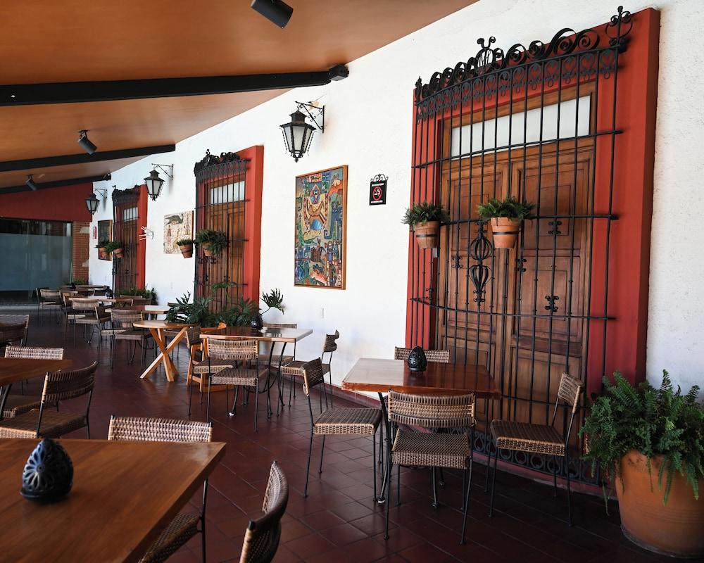 restaurant cafeteria