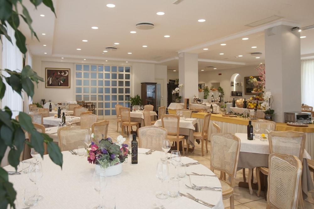 restaurant-cafeteria