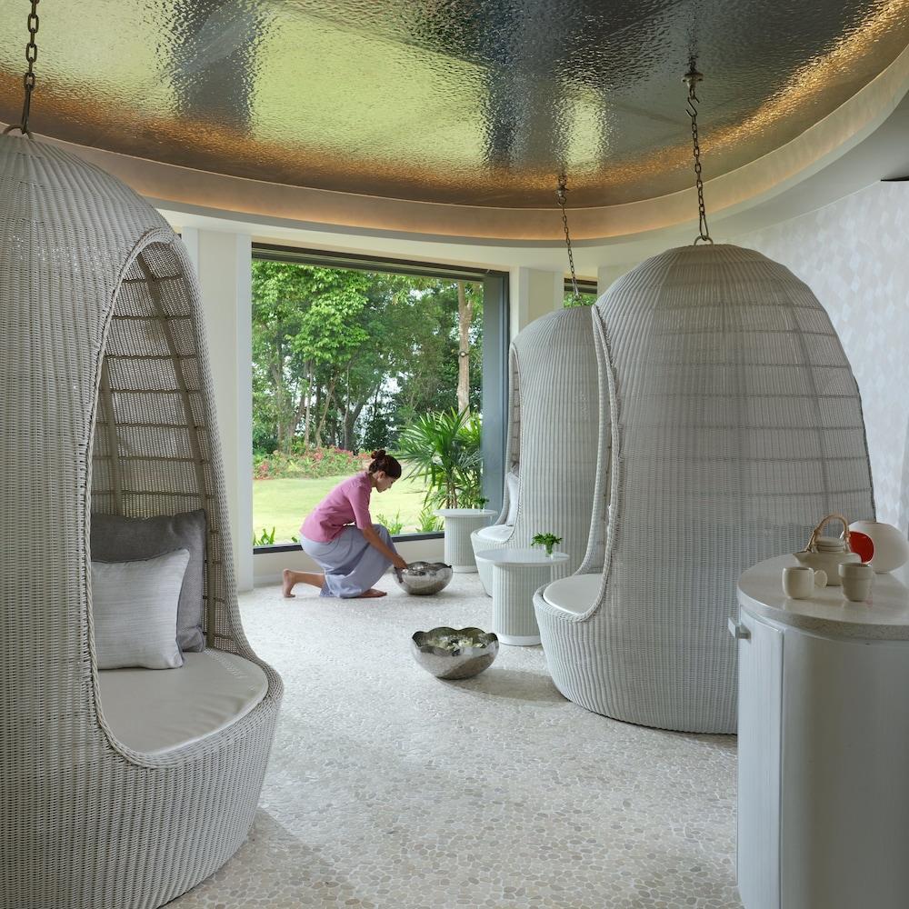 swimming pool spa