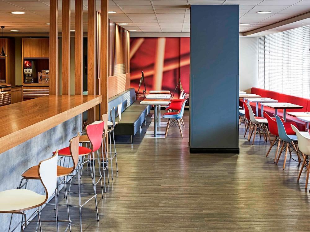restaurant-cafeteria