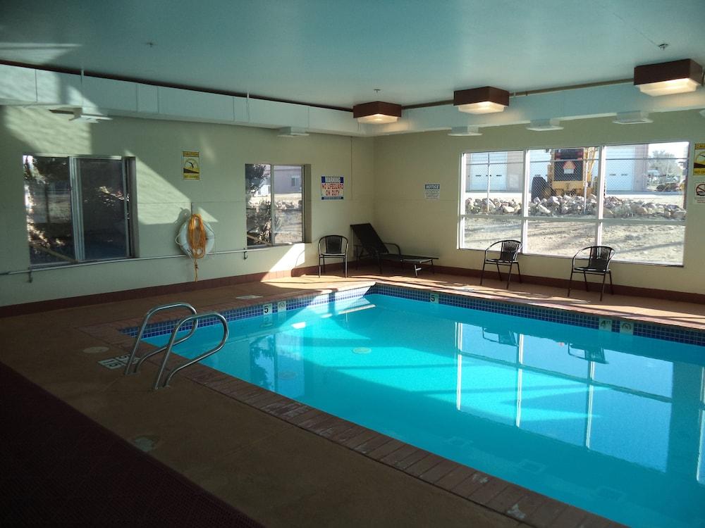 swimming pool spa