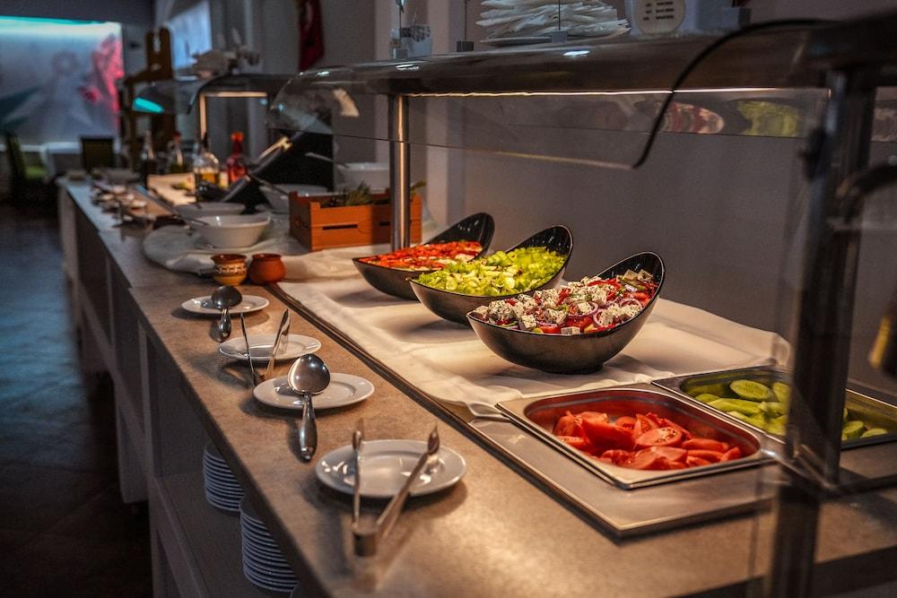 restaurant cafeteria