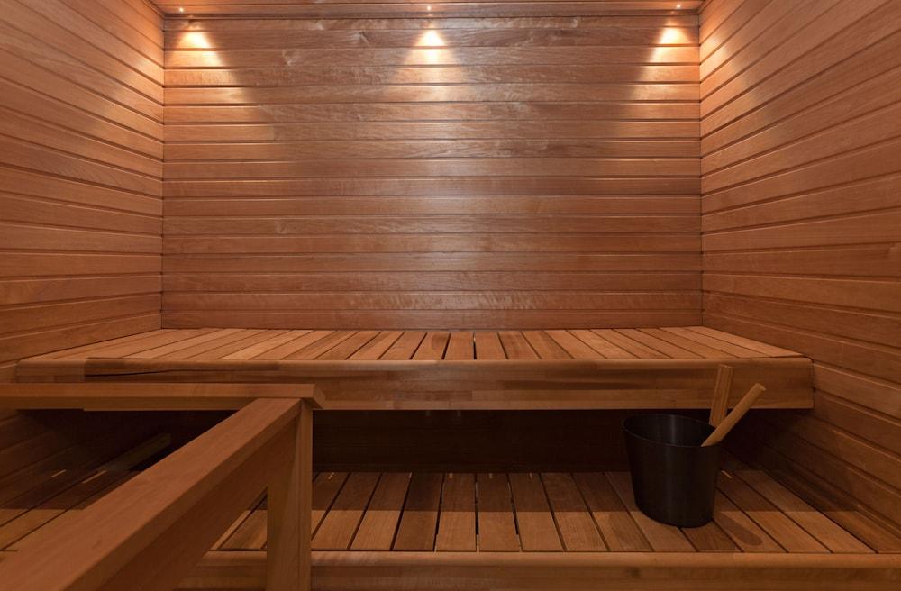 swimming pool spa