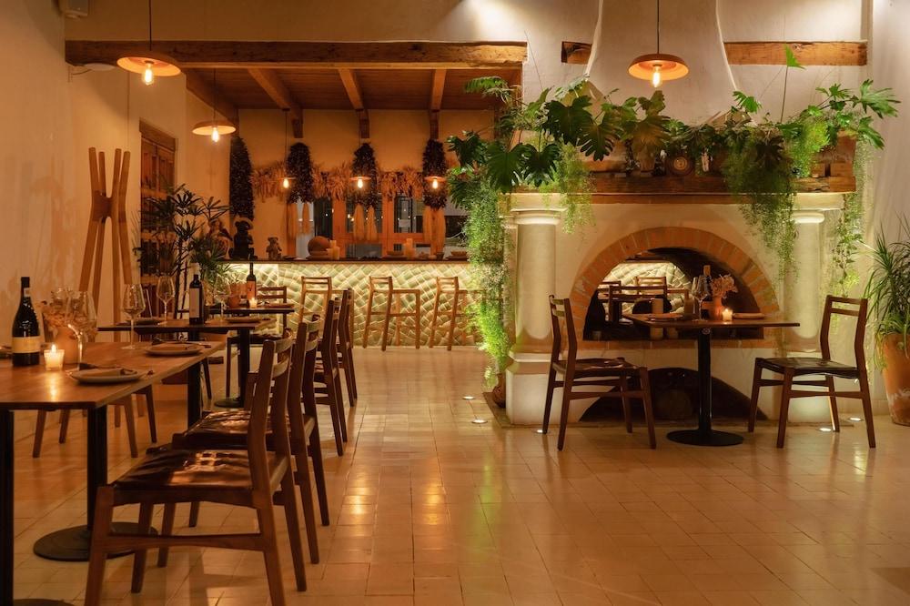 restaurant cafeteria