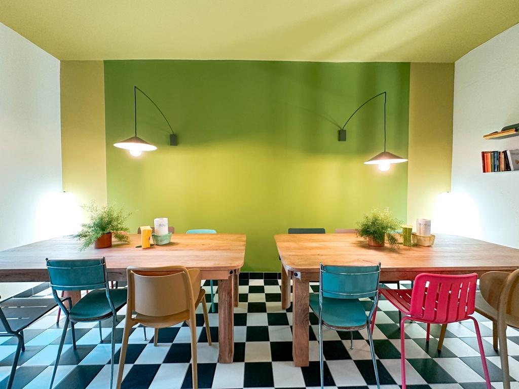 restaurant cafeteria