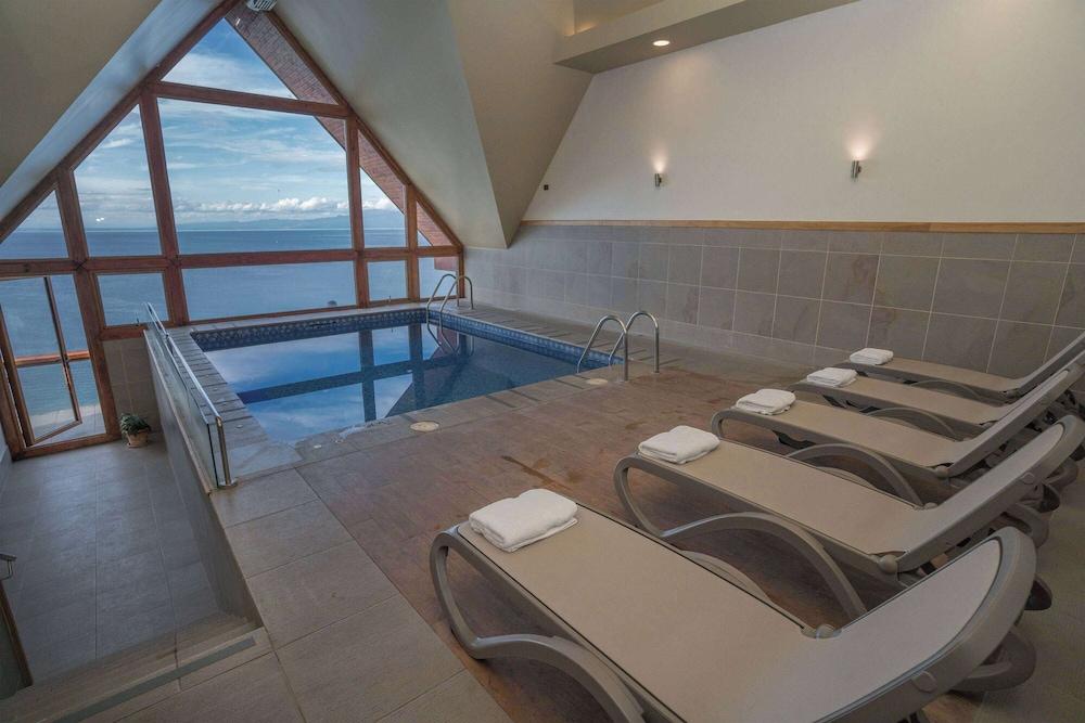 swimming pool spa
