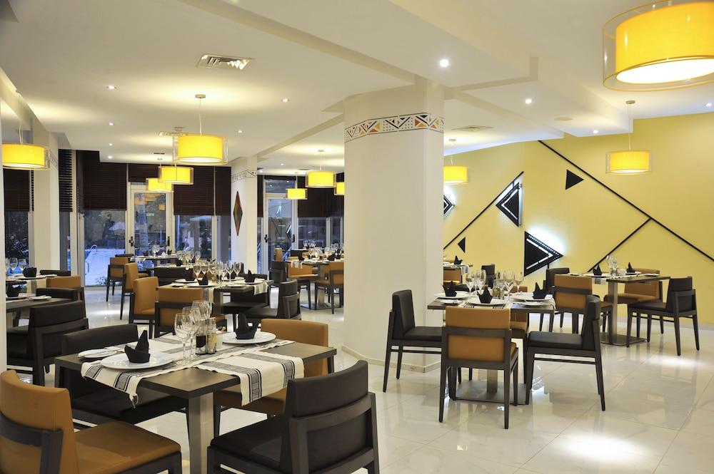 restaurant cafeteria