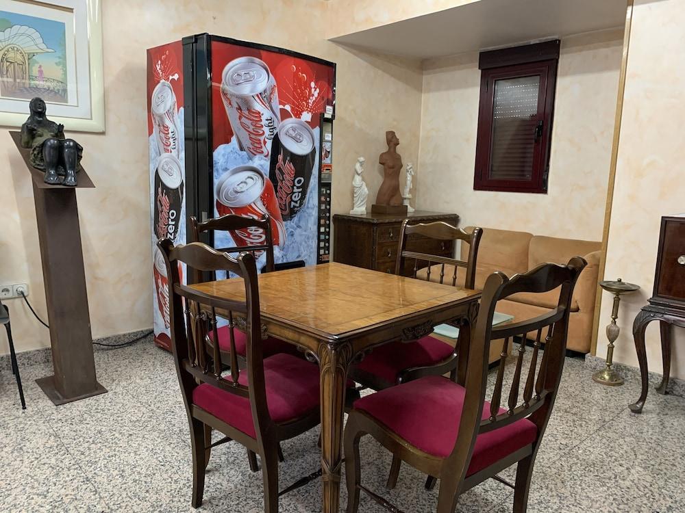 restaurant cafeteria