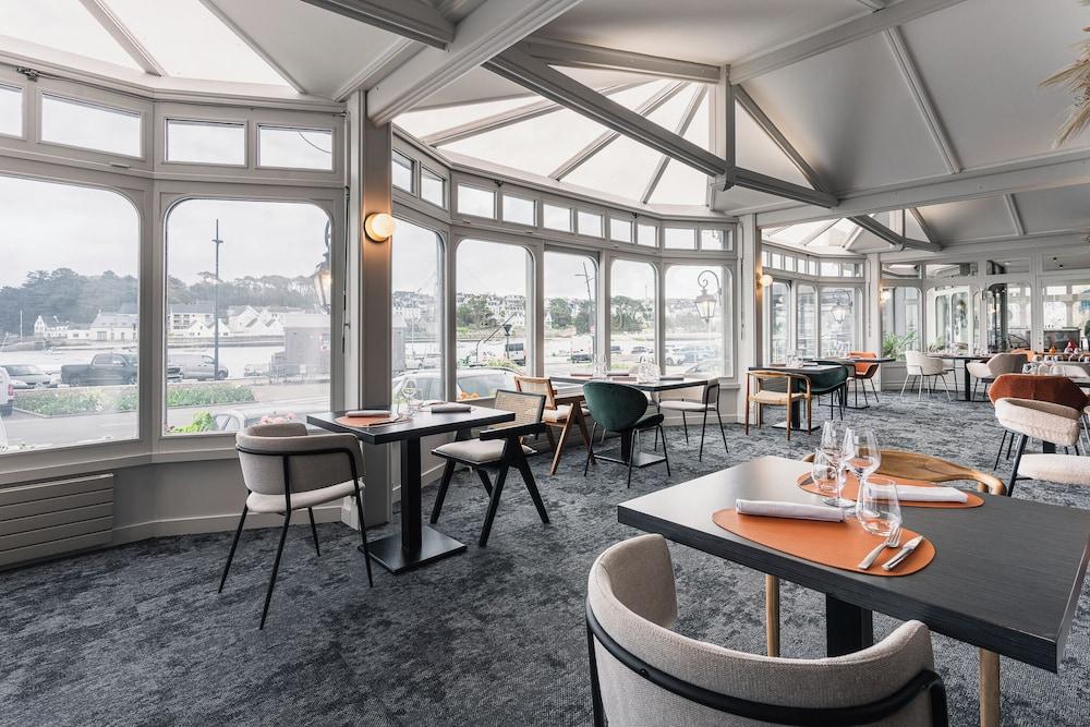 restaurant cafeteria