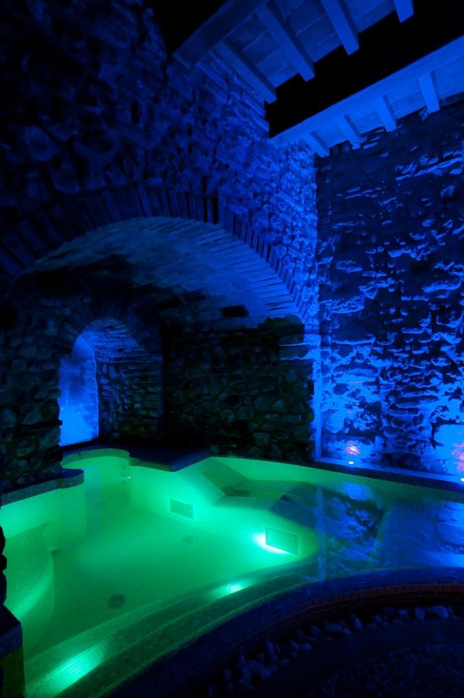 swimming pool spa