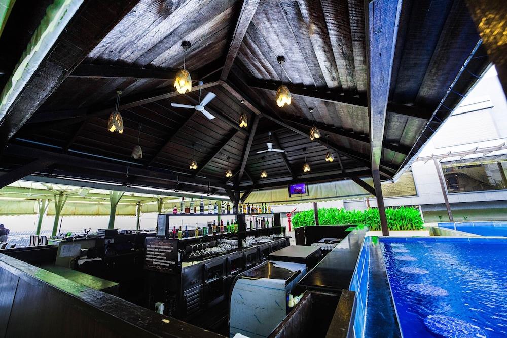 swimming pool spa