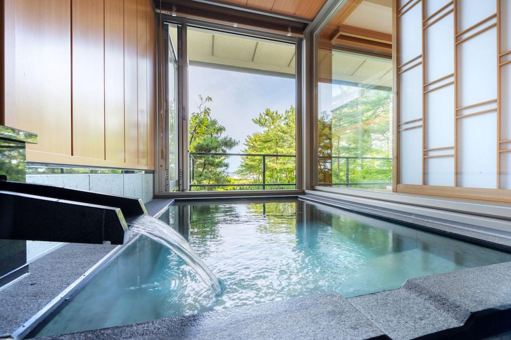 swimming pool spa