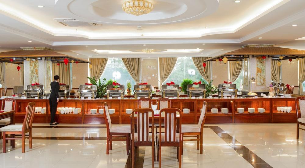 restaurant cafeteria