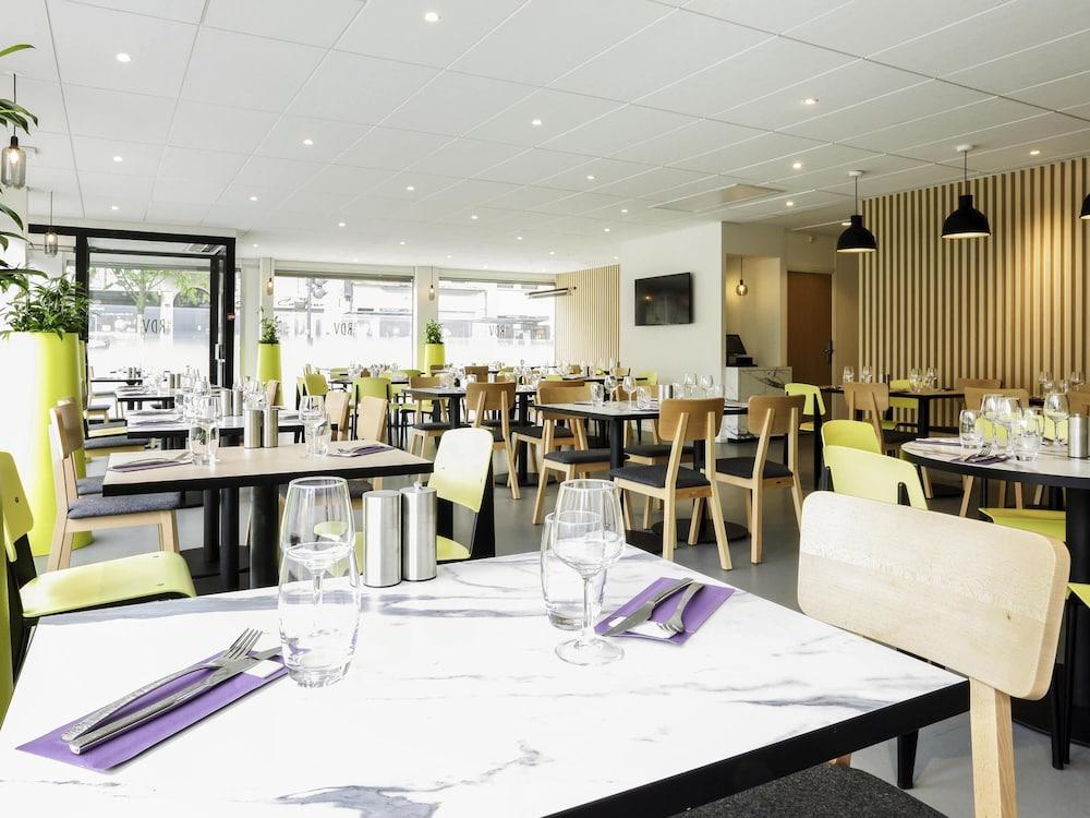 restaurant cafeteria