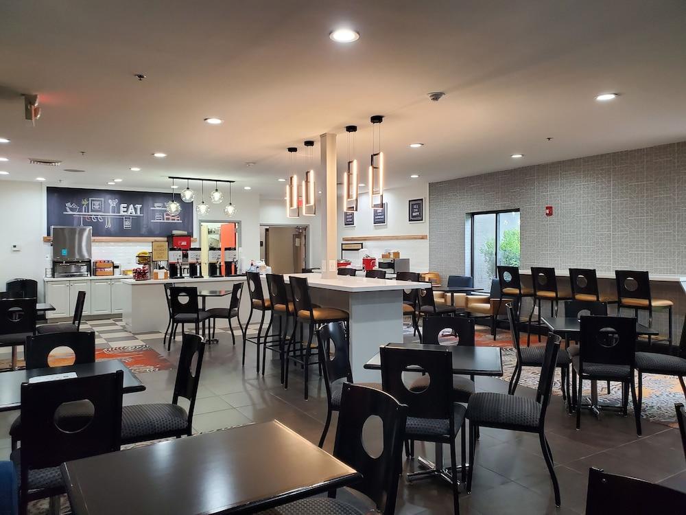 restaurant cafeteria