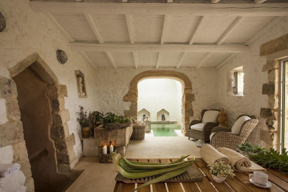 swimming pool spa