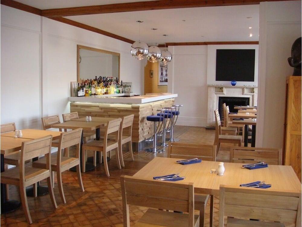 restaurant-cafeteria