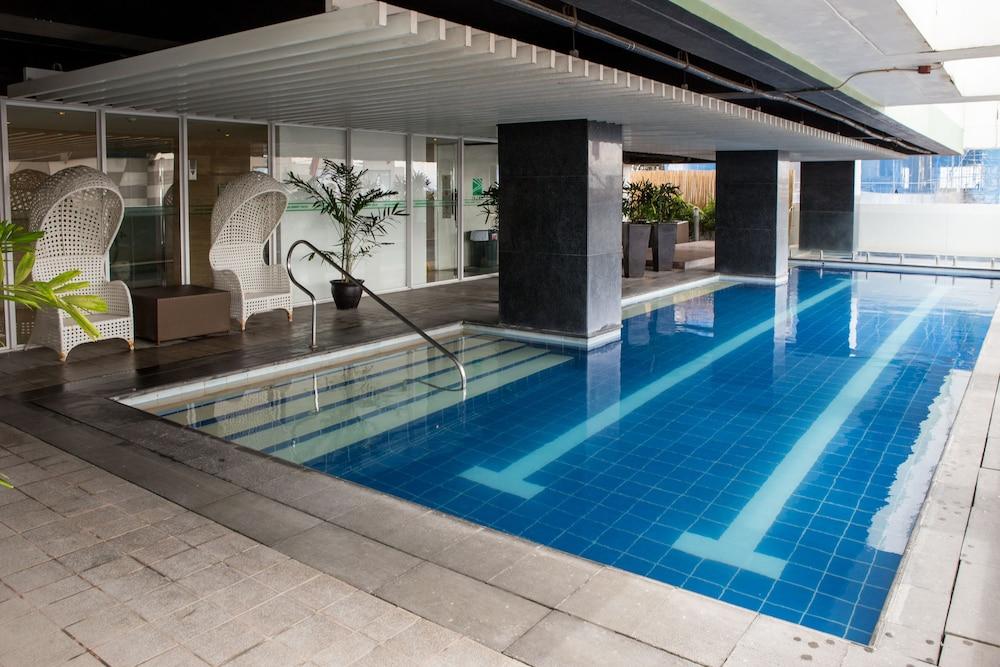 swimming pool spa