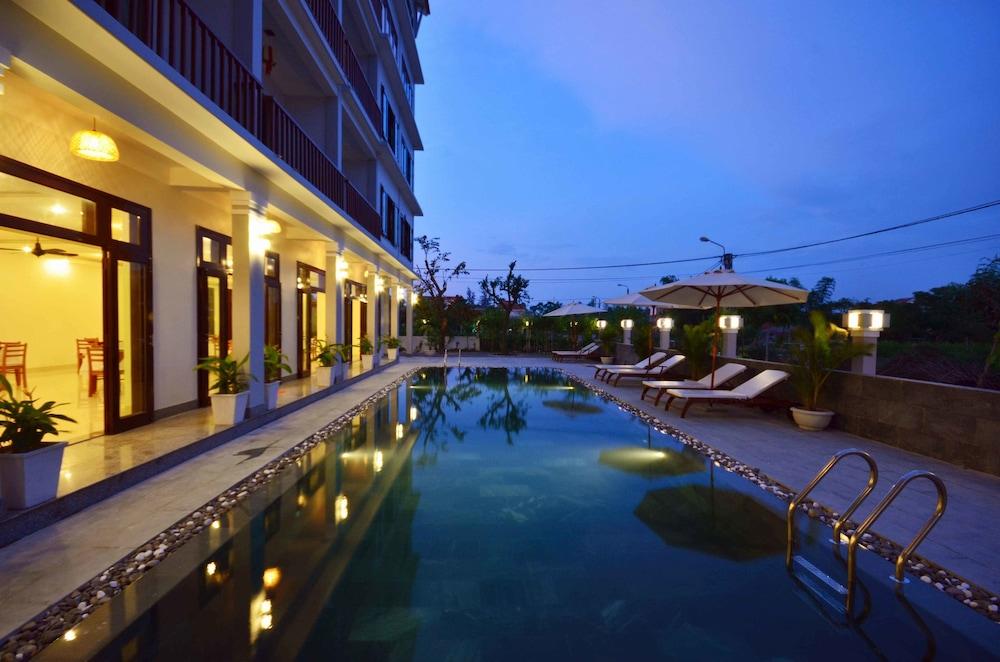 swimming pool spa