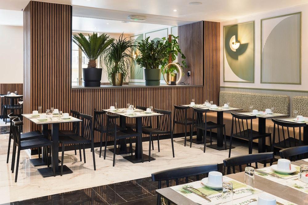 restaurant cafeteria