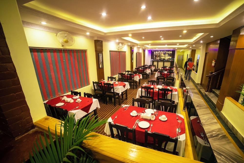 restaurant cafeteria