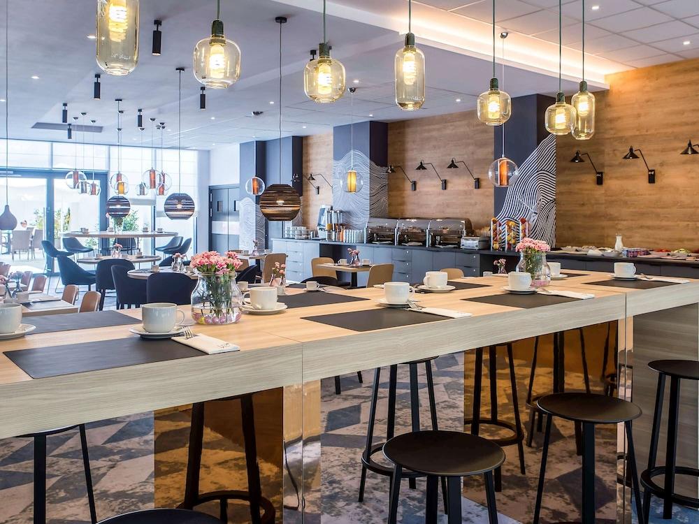 restaurant-cafeteria