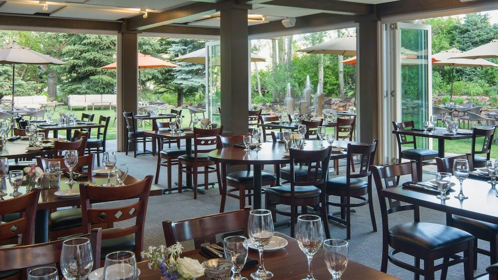 restaurant cafeteria