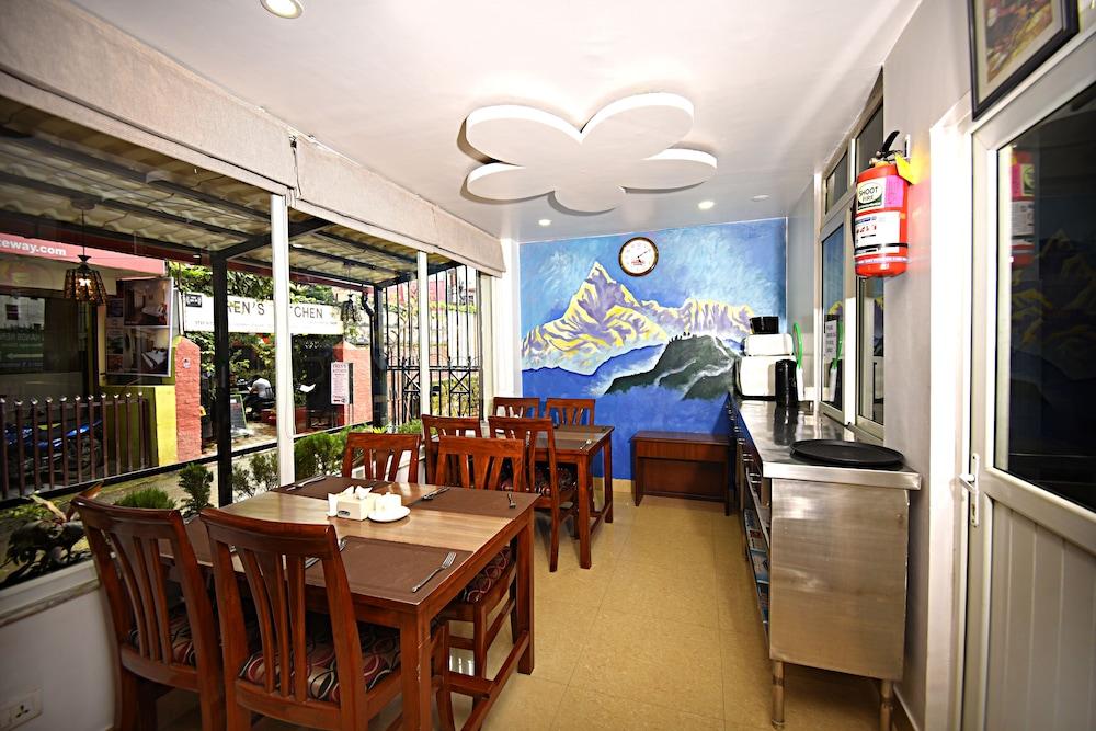restaurant cafeteria