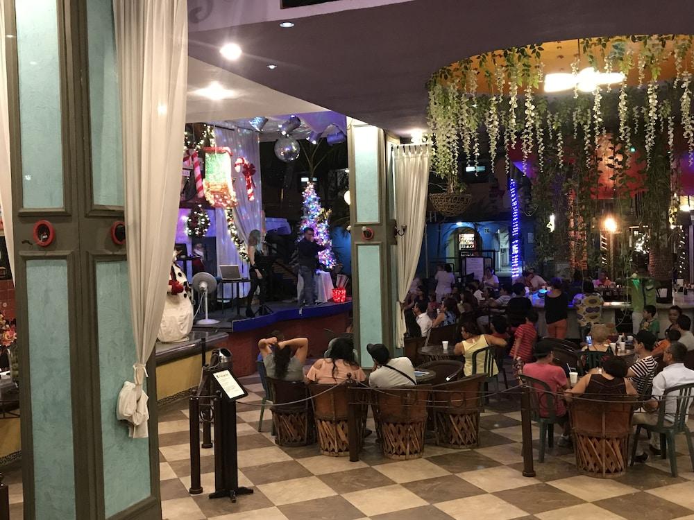 restaurant cafeteria