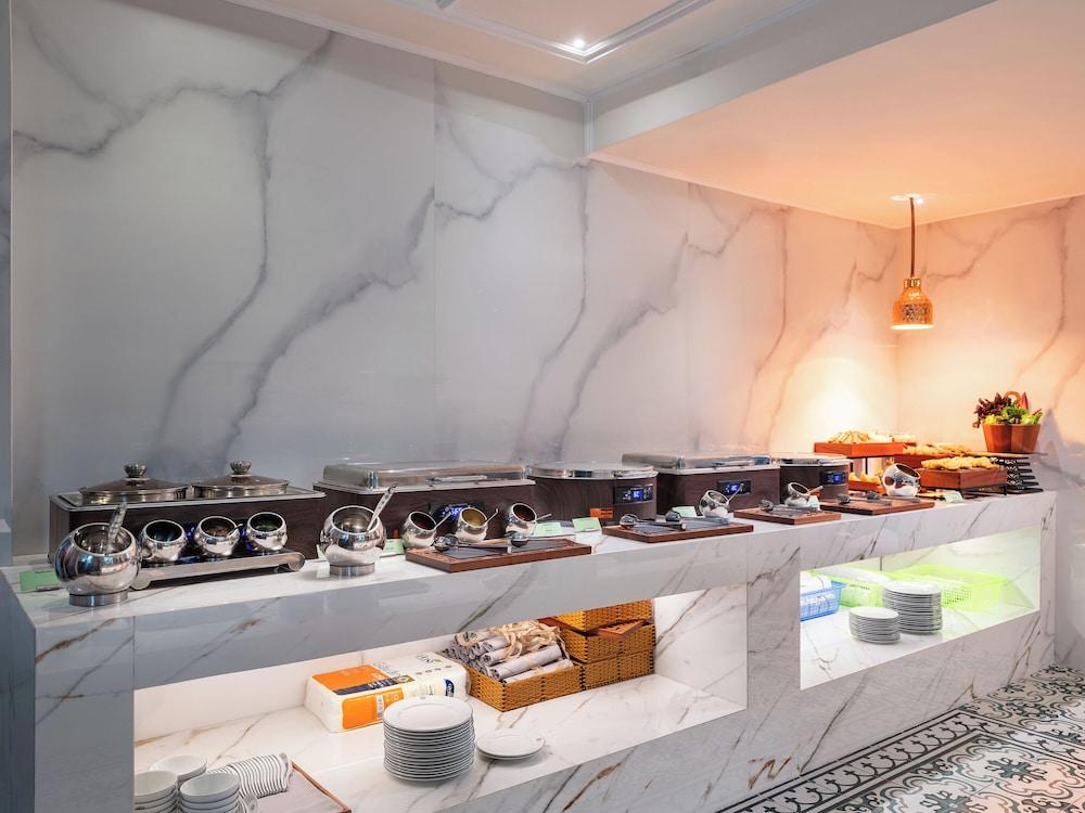 restaurant cafeteria