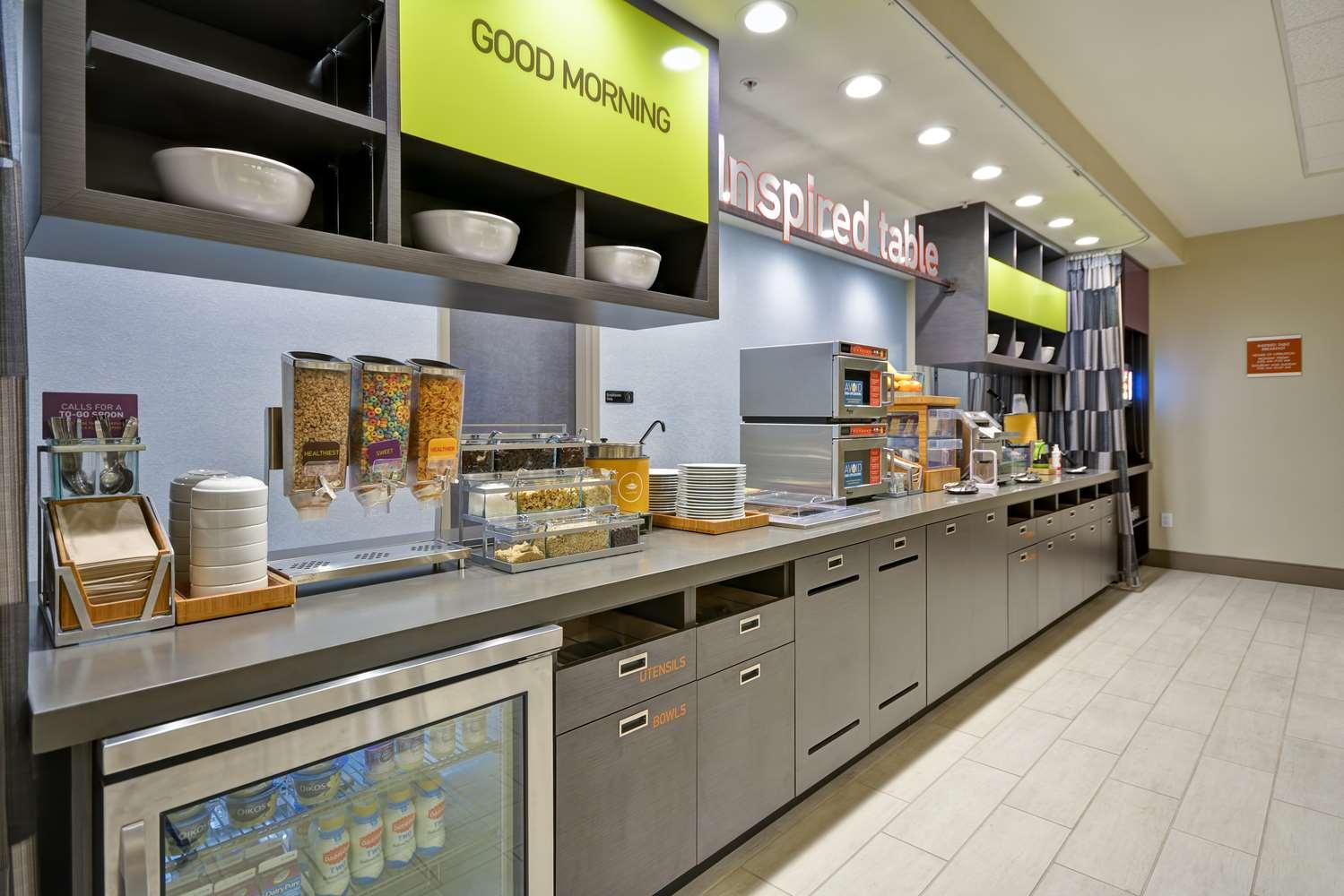 restaurant cafeteria