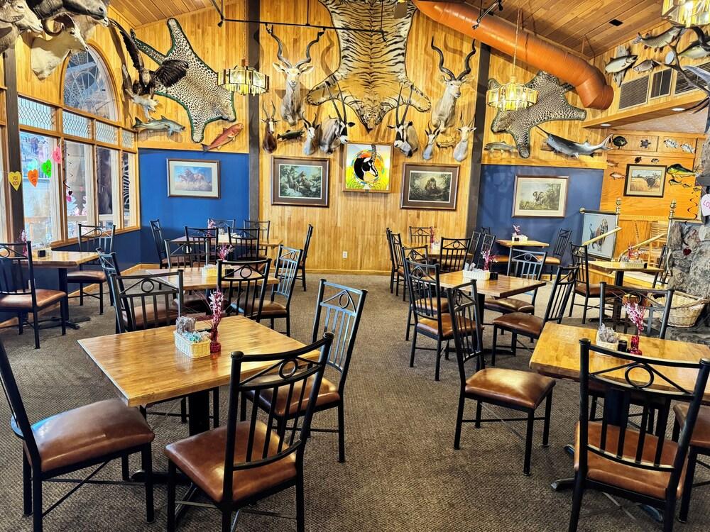 restaurant cafeteria