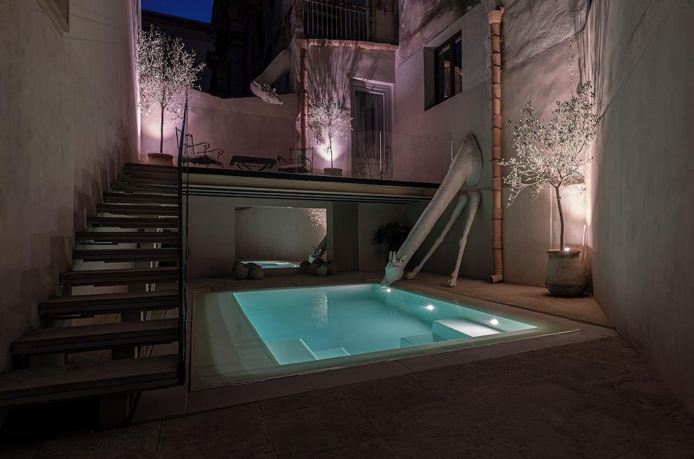 swimming pool spa