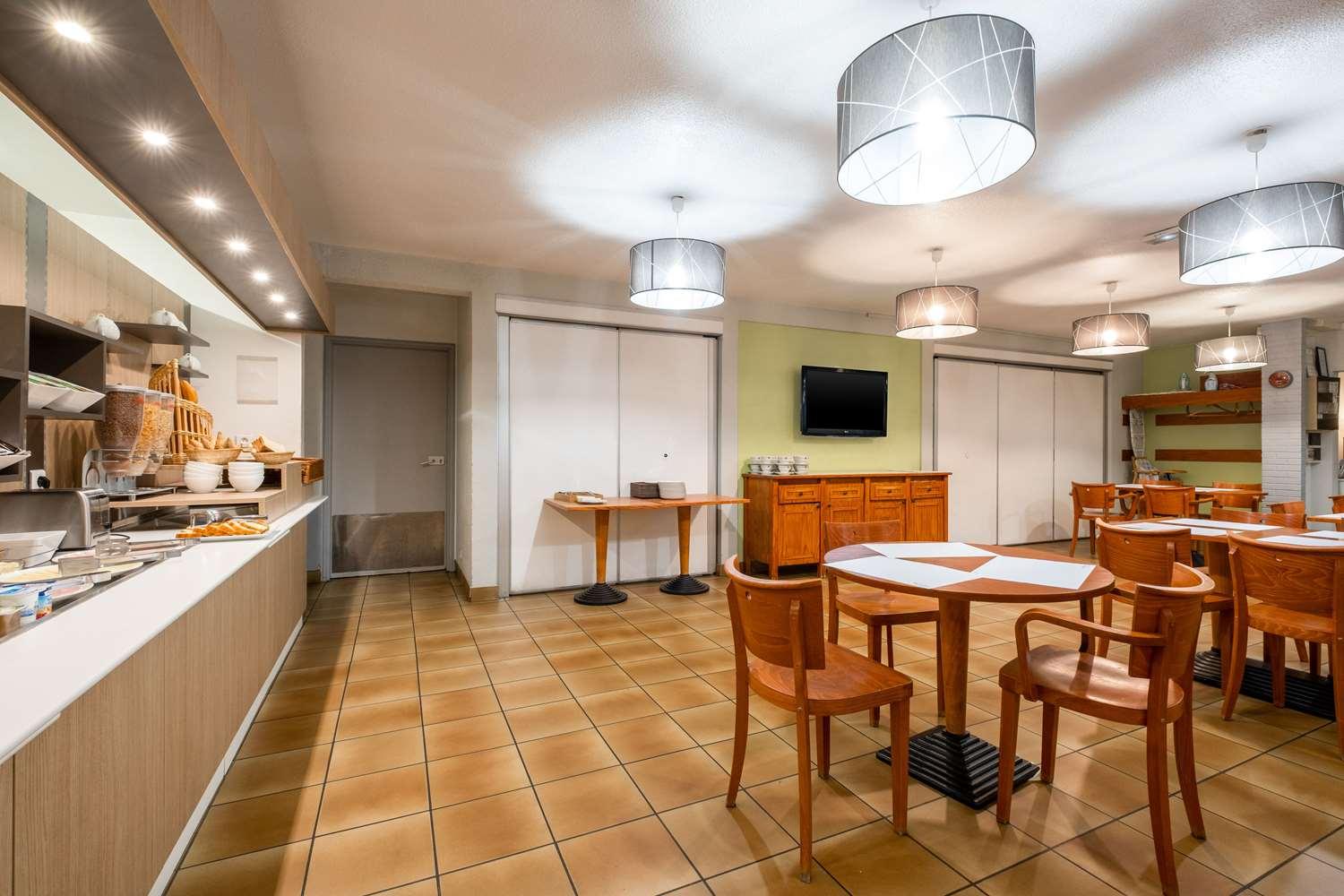 restaurant cafeteria