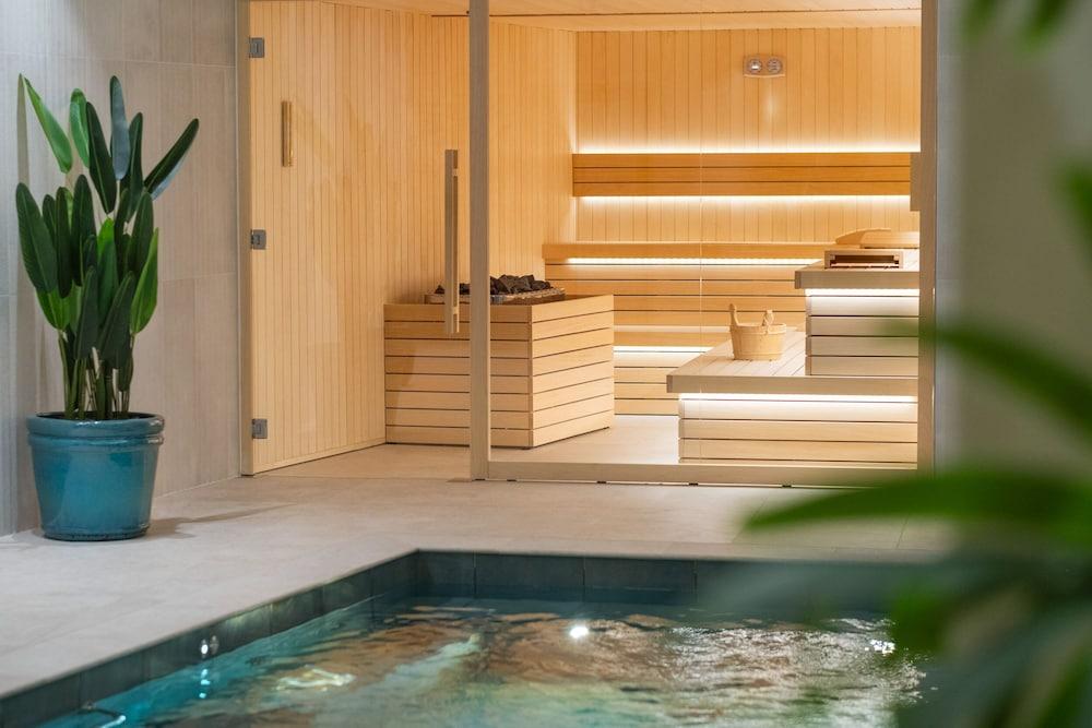 swimming pool spa
