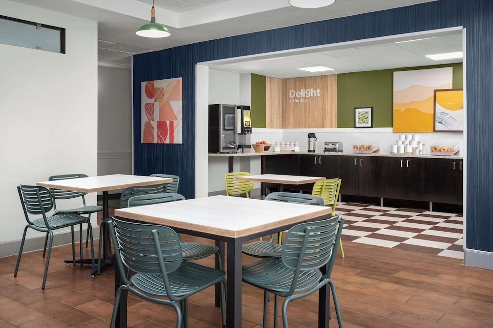restaurant cafeteria