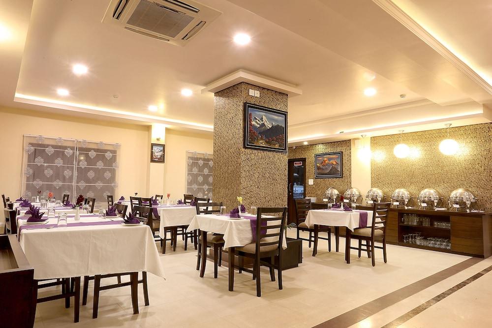 restaurant cafeteria