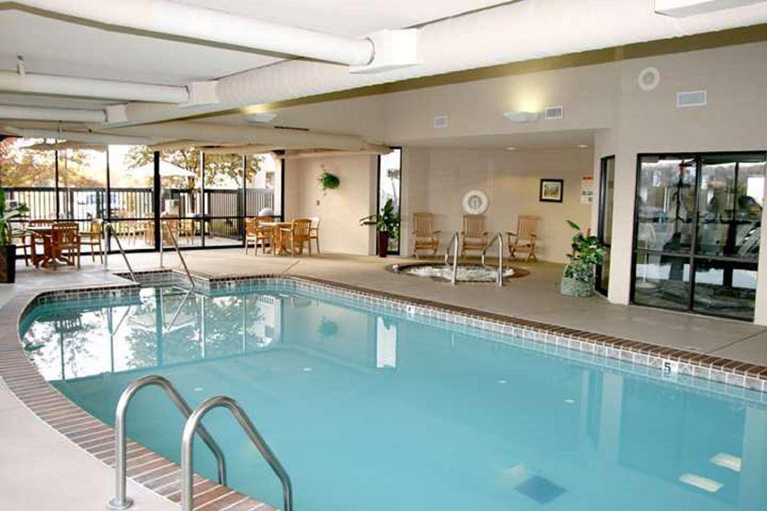 swimming pool spa