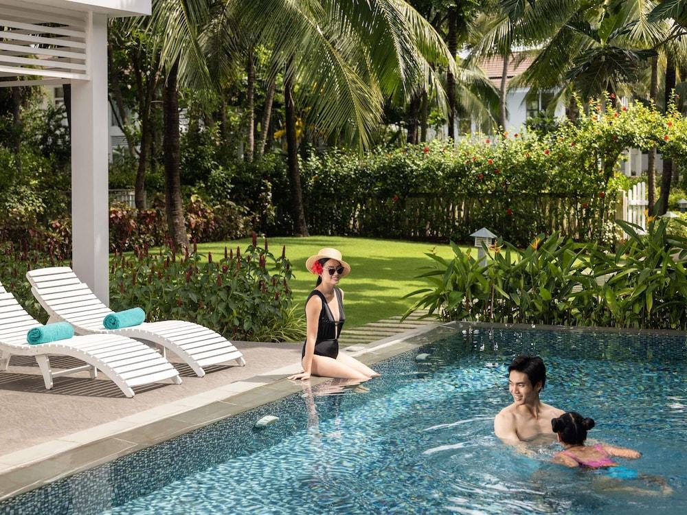 swimming pool spa