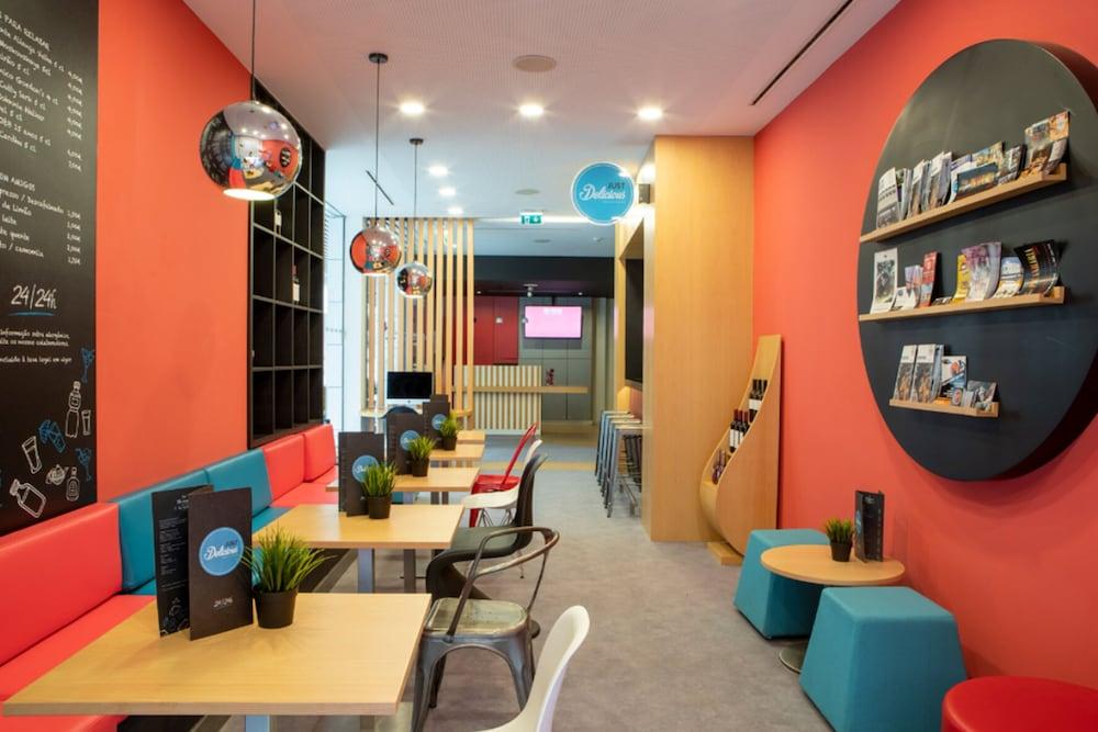 restaurant-cafeteria