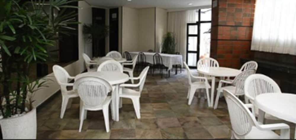 restaurant-cafeteria